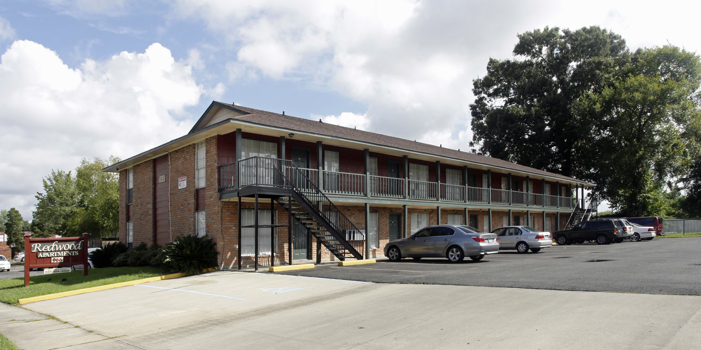 Redwood Apartments in Baton Rouge, LA - Foto de edificio