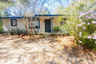 10001 Chemstrand Rd in Pensacola, FL - Building Photo - Building Photo