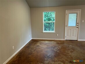 117 E Valley Rd in Harker Heights, TX - Foto de edificio - Building Photo