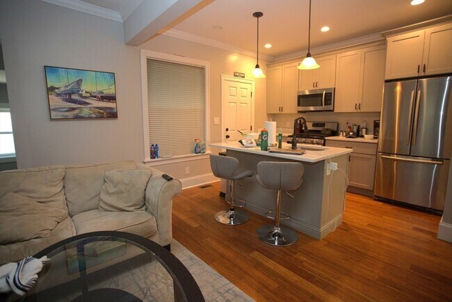 197 N St, Unit 1 in Boston, MA - Building Photo - Building Photo