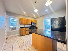 47 Carolina Ave, Unit 3 F in Providence, RI - Building Photo