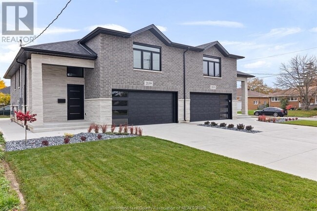 2159 Parkdale Pl