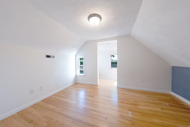 24 Wilton St, Unit 24 in Somerville, MA - Building Photo - Building Photo