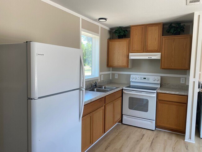 8018 Grady Dr in North Fort Myers, FL - Building Photo - Building Photo