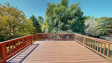 5709 Nike Dr in Hilliard, OH - Building Photo - Building Photo