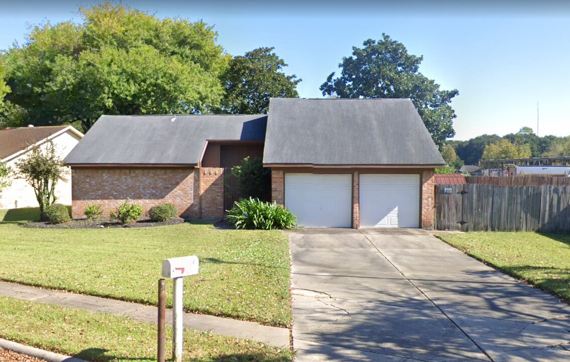 711 Leicester Ln Photo