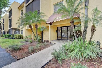 490 NW 20th St in Boca Raton, FL - Building Photo - Building Photo