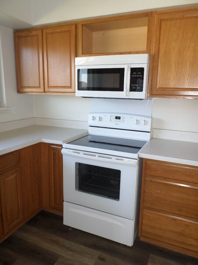 2205 Bogdan Ln S photo'