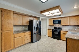 8316 Fountainhead Ct in Antelope, CA - Building Photo - Building Photo