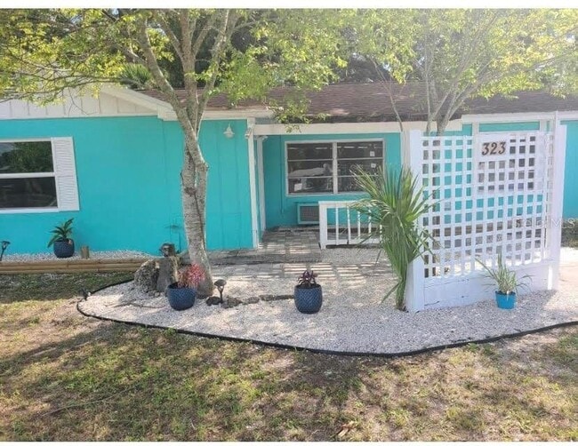 property at 323 Mira Vista Dr