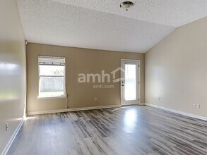 2793 Crumplehorn Ln in Orange Park, FL - Building Photo - Building Photo