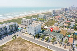 129 E Lantana St in South Padre Island, TX - Building Photo - Building Photo