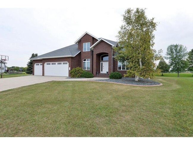 property at 3516 Westmoor Cir