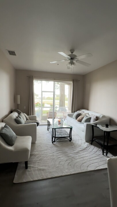 7123 Yacht Basin Ave, Unit #317 in Orlando, FL - Building Photo