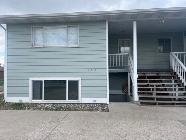 108 E Madison Ave in Belgrade, MT - Building Photo - Building Photo