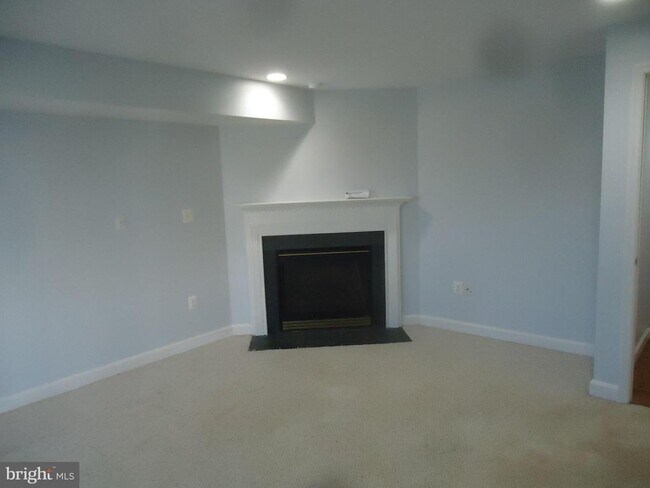 13568 Lavender Mist Ln in Centreville, VA - Building Photo - Building Photo