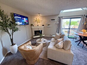 6380 S Boston St in Greenwood Village, CO - Foto de edificio - Building Photo