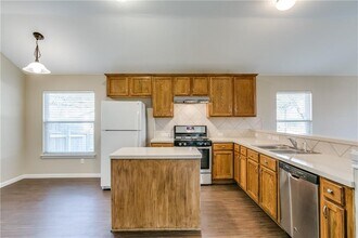 1402 Shamitas Ct in Leander, TX - Building Photo - Building Photo