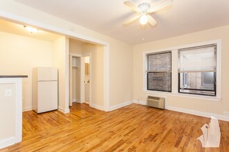837 W Wolfram St in Chicago, IL - Building Photo - Building Photo