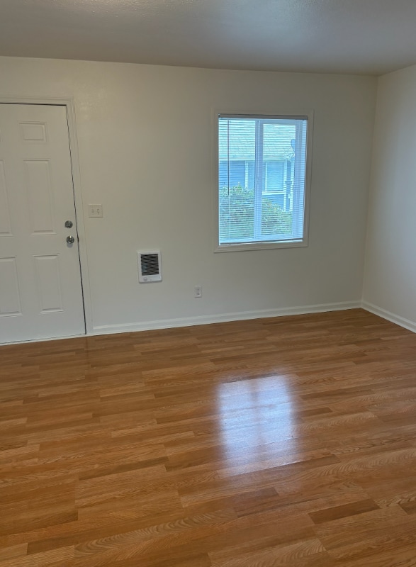 591 W Sherman St, Unit 7 in Lebanon, OR - Foto de edificio - Building Photo