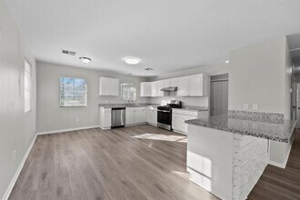 455 Longstreet Rd in New Waverly, TX - Building Photo - Building Photo