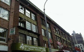 111 W 28th St in New York, NY - Building Photo - Building Photo