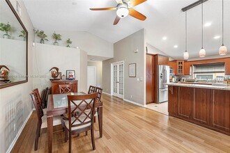 4945 SW 34th Ter in Fort Lauderdale, FL - Building Photo - Building Photo