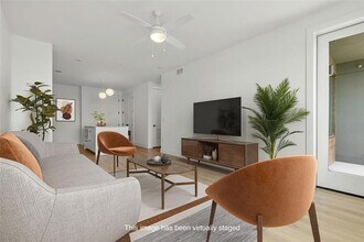 1701 Simond Ave, Unit 642 in Austin, TX - Building Photo - Building Photo