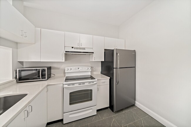 240 Heath St, Unit P20 in Boston, MA - Building Photo - Building Photo