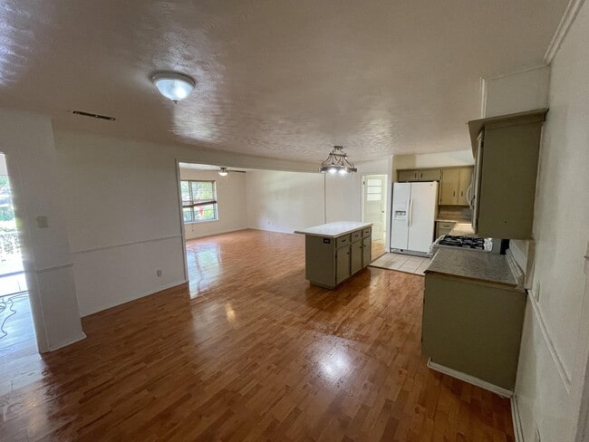 1130 Tower St in Canton, TX - Building Photo - Building Photo