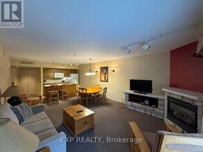 90 Highland Dr in Oro-Medonte, ON - Building Photo - Building Photo