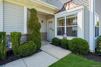 1 Willow Terrace in Coram, NY - Building Photo - Building Photo