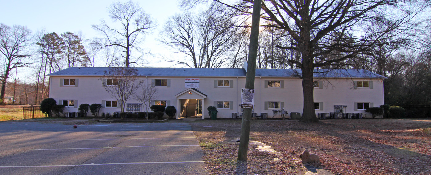 One7 Apartments in Charlotte, NC - Building Photo