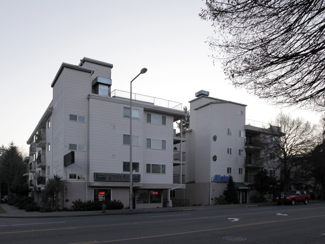 12056-12050 NE 15th Ave in Seattle, WA - Foto de edificio - Building Photo