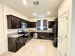 277 Shafer Ave in Merced, CA - Building Photo - Building Photo