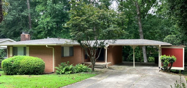 property at 1638 Delia Dr