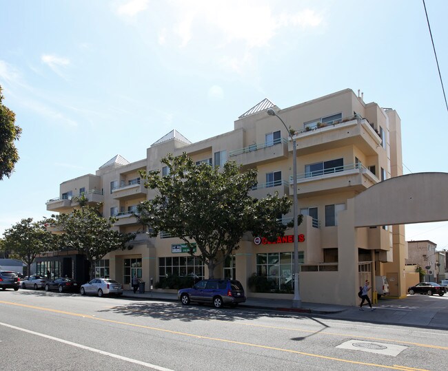 Broadway Plaza West in Santa Monica, CA - Building Photo - Building Photo