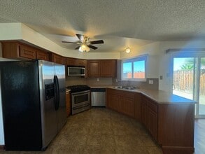 4005 Adidas Ave in Bakersfield, CA - Building Photo - Building Photo