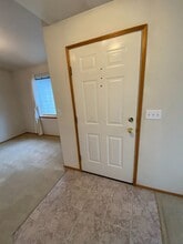 8807 W Bonnie Ave in Kennewick, WA - Building Photo - Building Photo