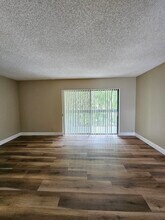 1850 N Congress Ave in West Palm Beach, FL - Foto de edificio - Building Photo