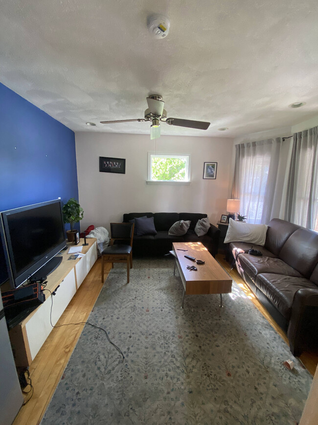 120 Windsor Rd, Unit 1