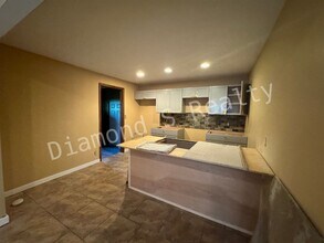 1277 E Wayland St in Springfield, MO - Building Photo - Building Photo