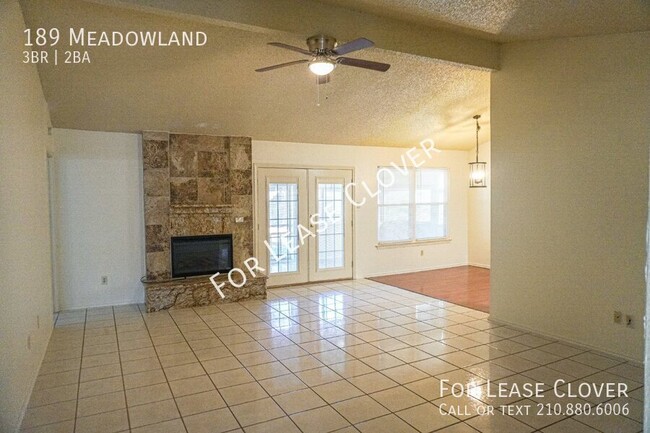 189 Meadowland in Universal City, TX - Building Photo - Building Photo