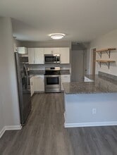 409 Flint Dr in Newport News, VA - Building Photo - Building Photo