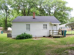 213 Lindale St in Senatobia, MS - Building Photo - Building Photo