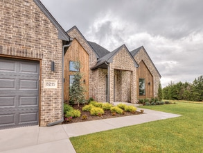 8215 Waxwing Way in Guthrie, OK - Building Photo - Building Photo