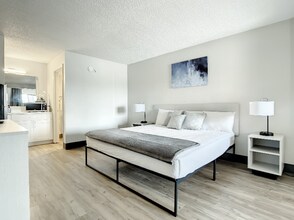 5399 W Irlo Bronson Memorial Hwy in Kissimmee, FL - Building Photo - Building Photo