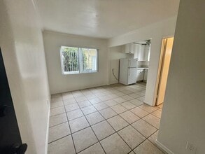 1239 Hornblend St in San Diego, CA - Building Photo - Building Photo