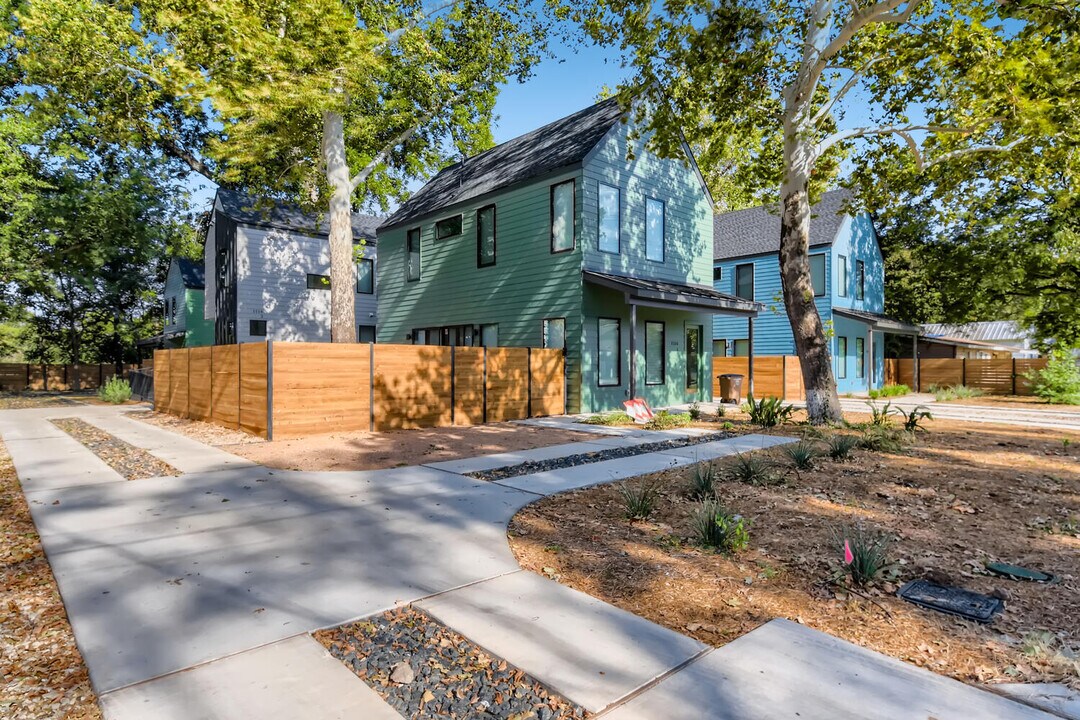 1116 Walton Ln in Austin, TX - Building Photo