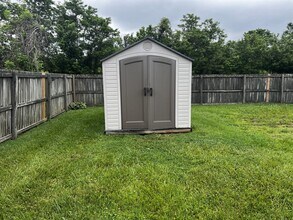 7307 Ethan Allen Way in Louisville, KY - Building Photo - Building Photo